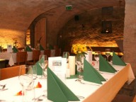 Location: Gewölbekeller auf dem historischen Weingut