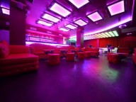 Location: Club-Lounge mit extravagantem Ambiente